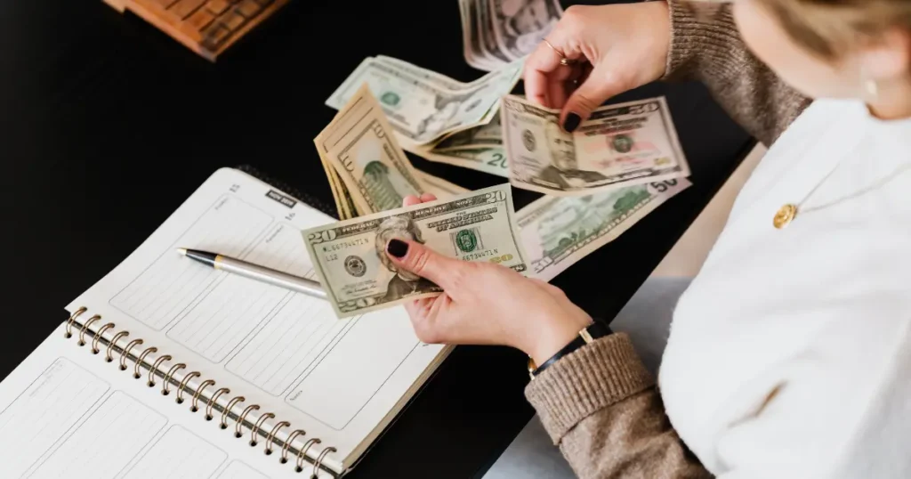 12 Money Management Tips for Low Income
